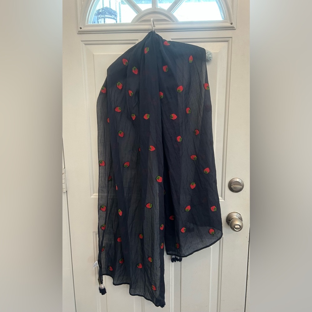 🆕🍓J.Crew Strawberry Embroidered Cotton Scarf Wrap Navy🍓Brand New